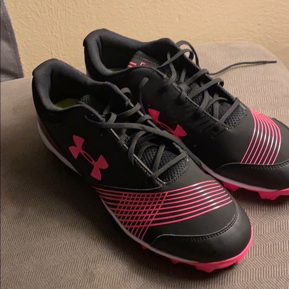 Under Armour Cleats - Picture 3 of 3